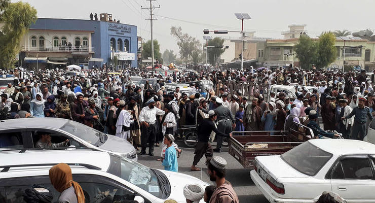 Падение Кабула: МИД усилил посольства в Таджикистане и Пакистане