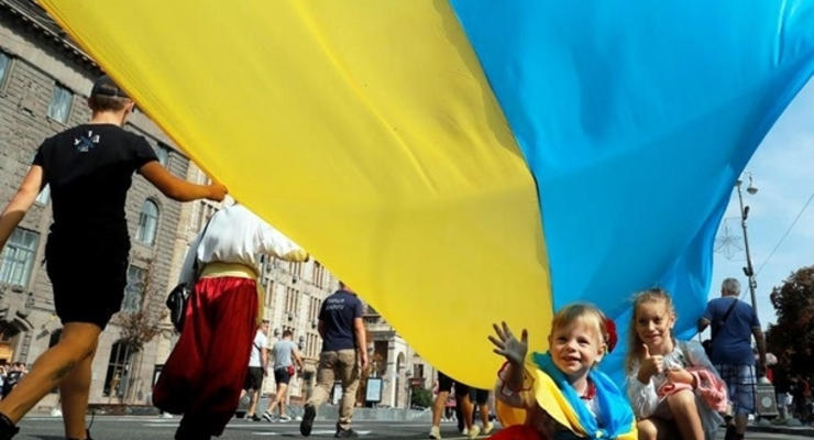 На украинском языке дома разговаривают около трети украинцев