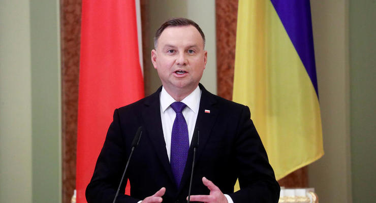 В День Независимости президент Польши передаст Украине медоборудование