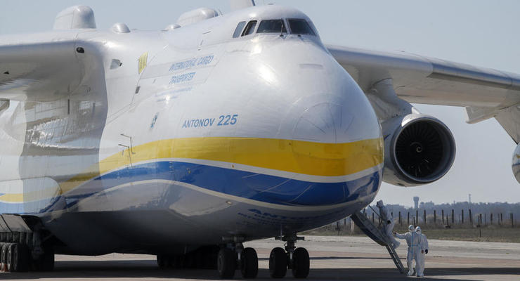 Самый большой самолет в мире пролетит над Киевом в День Независимости