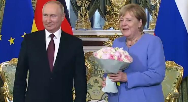 В Кремле началась встреча Меркель и Путина