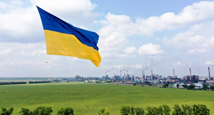 23 августа в Украине отмечают День государственного флага