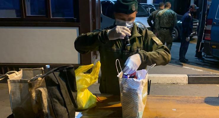 Украинец пытался ввезти из РФ 3 кг наркотиков, выдав их за биодобавки