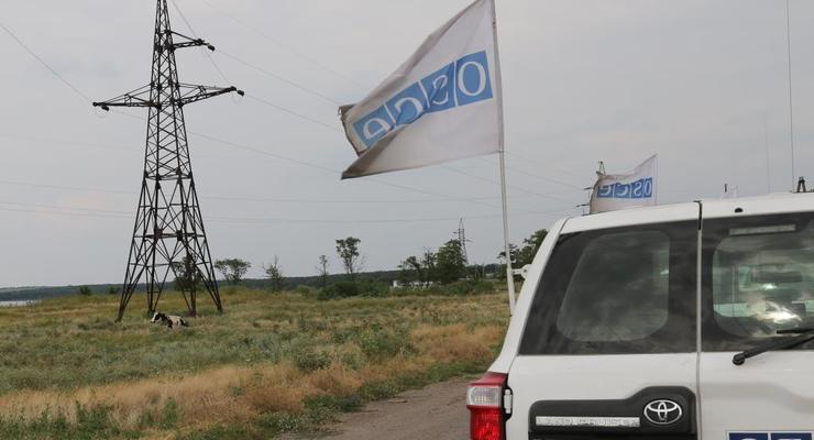 Боевики стянули на Донбассе десятки гаубиц, танки и "Грады", – ОБСЕ