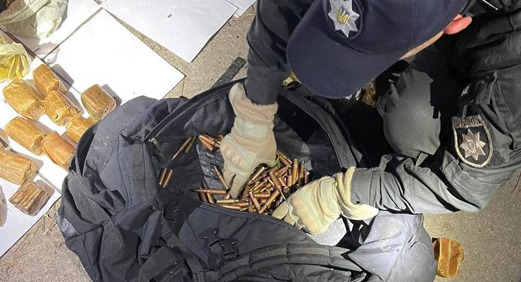 На Киевщине обнаружили тайник с боеприпасами