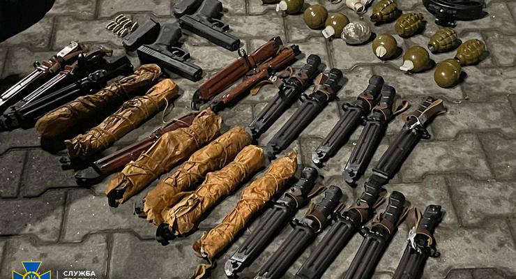 На Закарпатье задержали подпольного торговца оружием