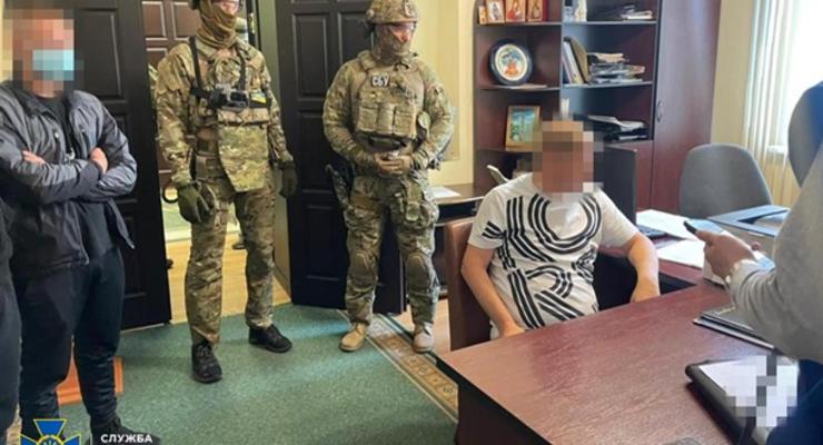 В Полтаве депутат горсовета взят под арест по подозрению в получении взятки