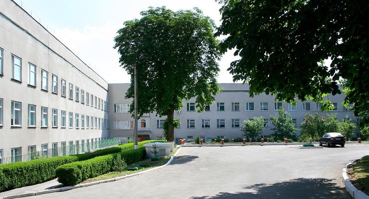Отравление в школе Хмельницкого: пострадали уже 84 ребенка