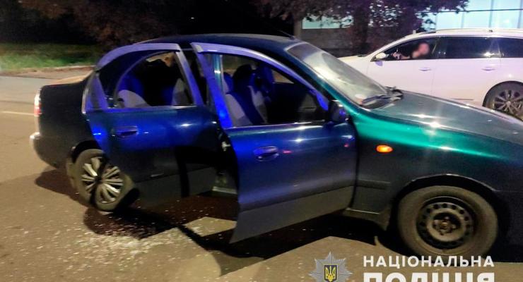 В Черновцах стреляли в машину, в которой были три ребенка