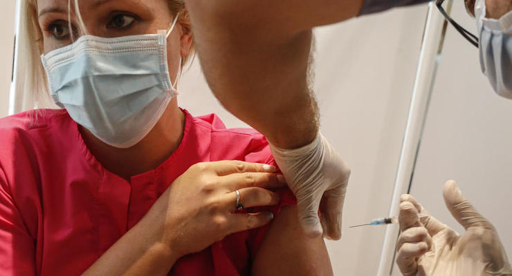 В Украине за сутки сделали 108 тыс COVID-прививок
