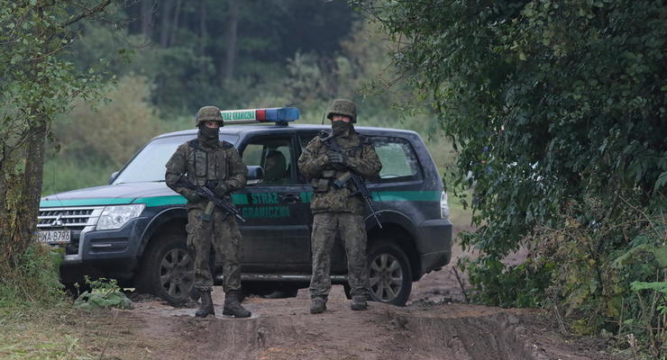 Польша направит больше солдат и техники на границу с Беларусью