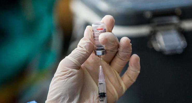 За сутки от COVID-19 вакцинировали 153 тыс украинцев