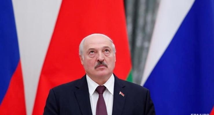 Лукашенко "готов посадить любой самолет"