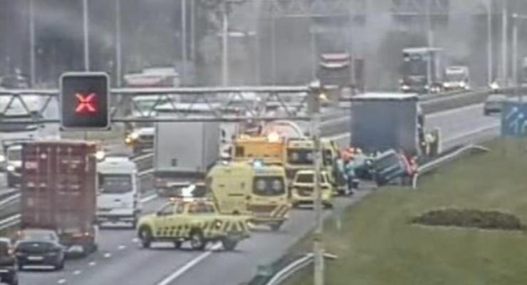 В Нидерландах пробки и аварии из-за непогоды