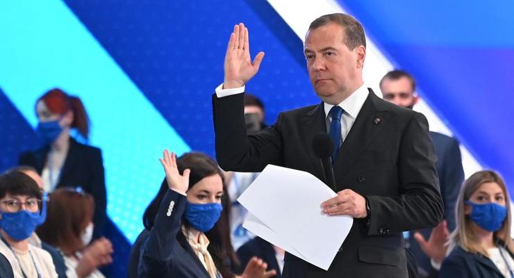 Медведев: Зеленский – "вывернутый наизнанку человек"
