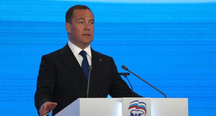 Медведев: Переговоры с Украиной "абсолютно бессмысленны"
