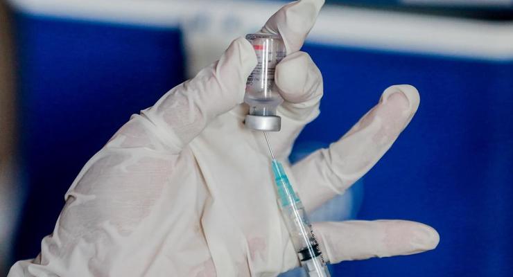 За сутки еще 123 тыс украинцев вакцинировали против COVID-19