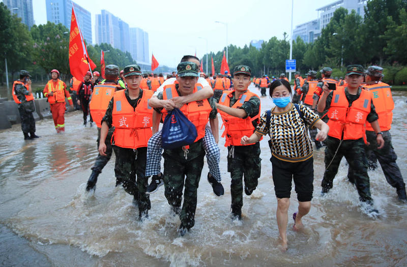 Наводнение в Китае / EPA