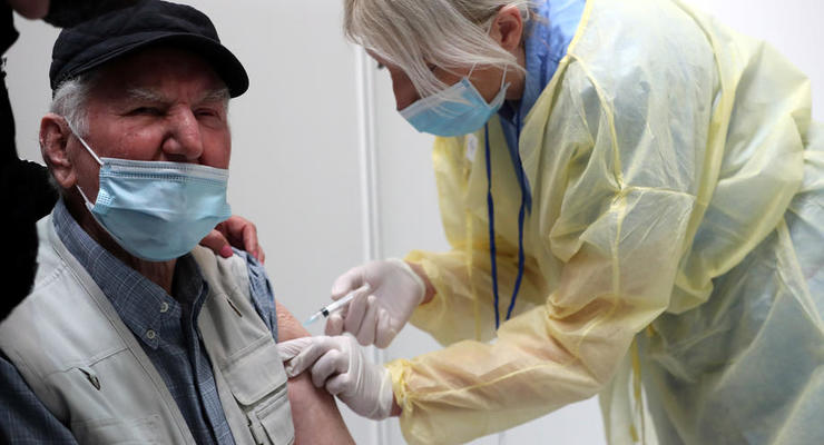 В Украине рекорд по COVID-вакцинации: Почти 270 тыс привитых за день