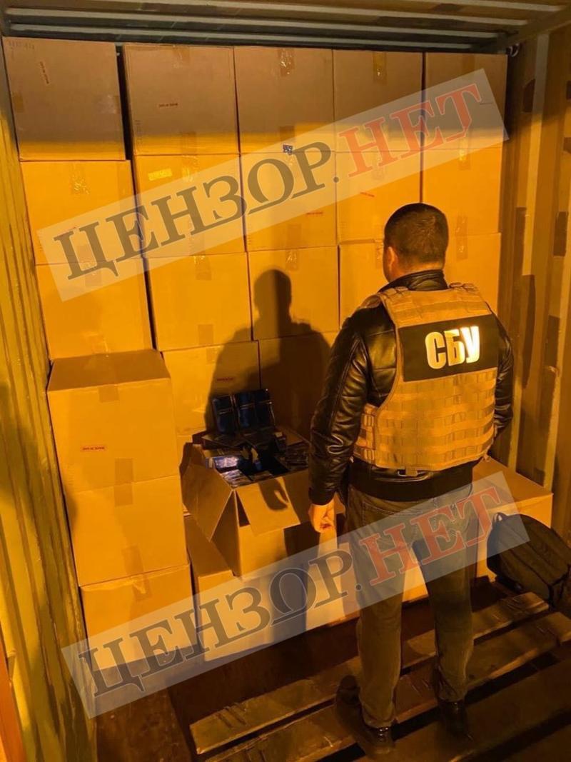 В порту Одессы задержали фуру с контрабандными сигаретами / Цензор.нет