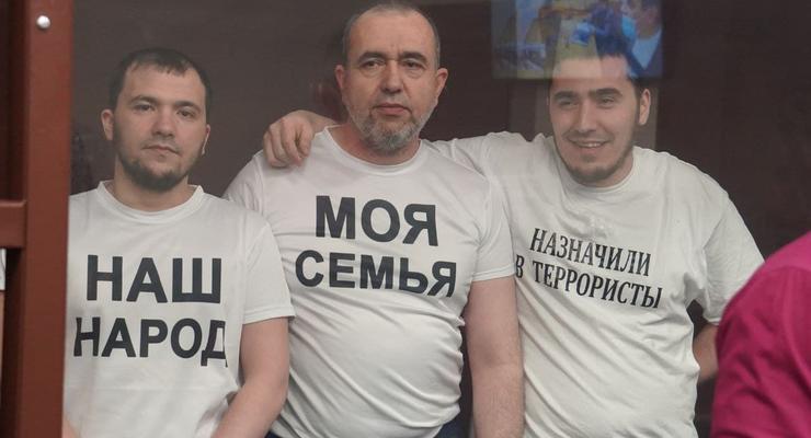 В России четверых крымских татар посадили за "терроризм"