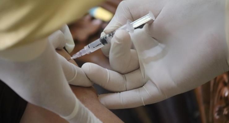Кузин назвал сроки вакцинации для переболевших