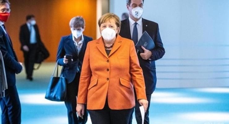 Меркель выразила обеспокоенность приростом COVID-больных в Германии