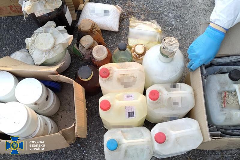 На Полтавщине обнаружили нелегальный склад отравляющих веществ / ssu.gov.ua