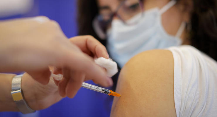 310 тыс украинцев вакцинировали от COVID-19 за сутки