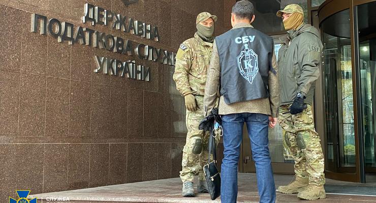 СБУ и НАБУ проводят обыски у налоговиков по всей Украине