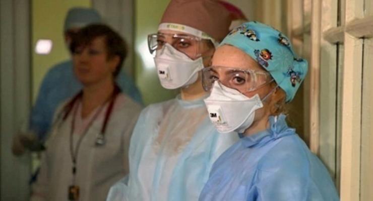 В Украине начали увольнять врачей за подделку COVID-сертификатов