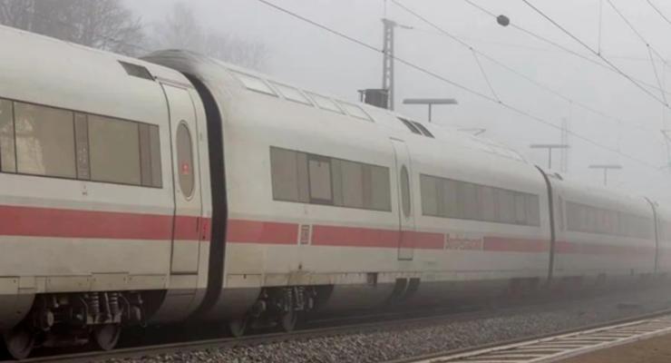 В Германии мужчина ранил ножом нескольких пассажиров поезда