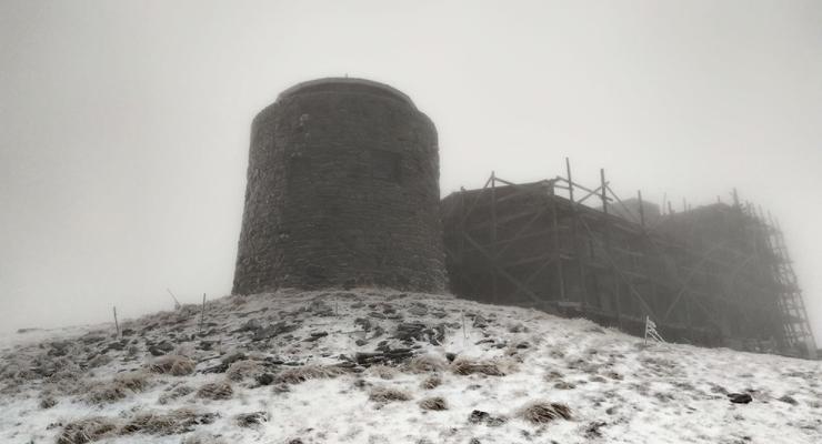 В Карпатах на горе Поп Иван ночью выпал снег
