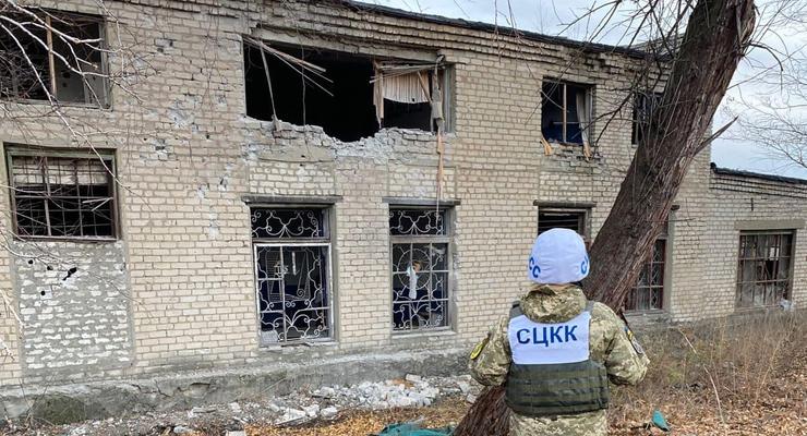 Боевики обстреляли Светличное: повреждено здание водоканала