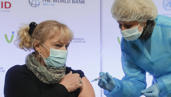 39,4% украинцев уже получили по крайней мере одну дозу вакцины от СOVID