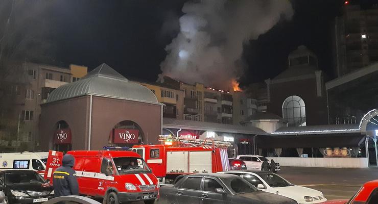 В центре Харькова ночью горела шестиэтажка: спасли семь человек
