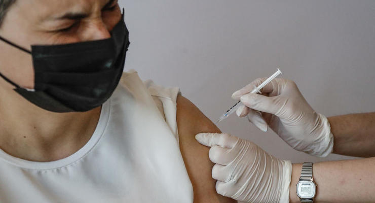 В ЕС первая страна ввела обязательную COVID-вакцинацию для всех людей