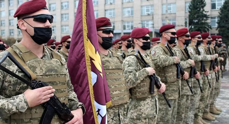 Зеленский поздравил украинских десантников с праздником