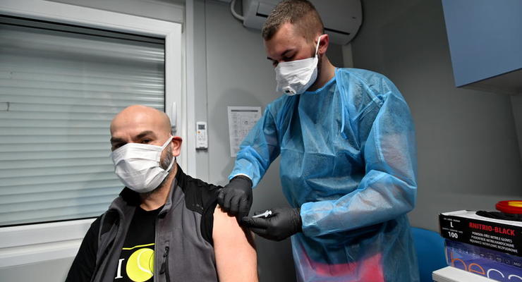 Украина пообещала МВФ вакцинировать 17 млн человек до конца года