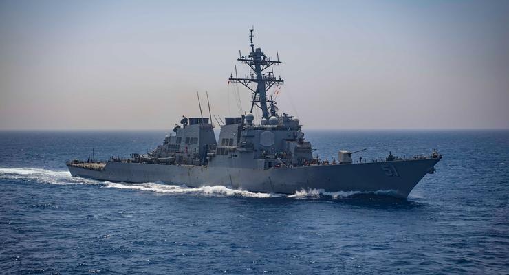 США отправила в Черное море ракетный эсминец