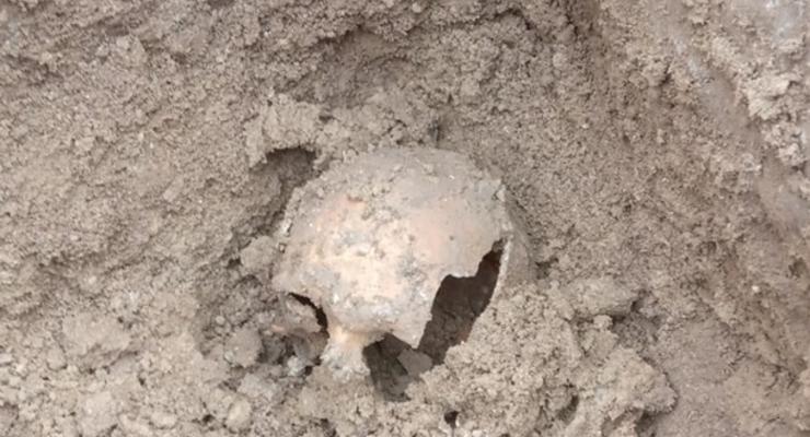 В Тернопольской области обнаружено древнее захоронение людей