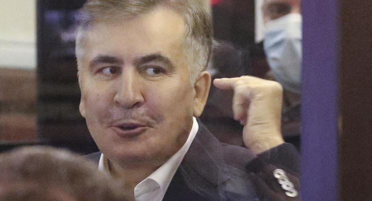 Саакашвили назвал комедией суд над ним в Тбилиси