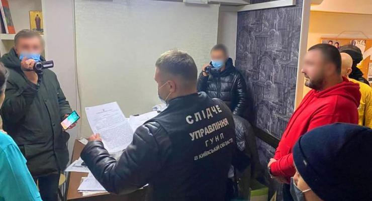 На Киевщине ликвидировали подпольный центр по подделке COVID-сертификатов