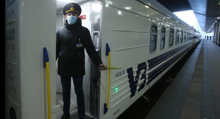 УЗ временно ограничила транзитные перевозки по Украине