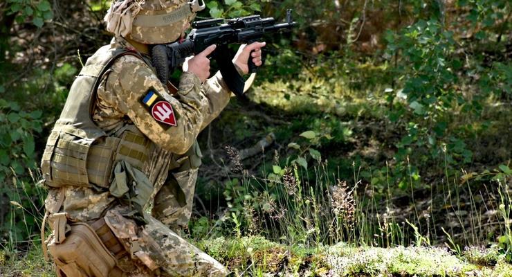 На Донбассе в результате обстрела боевиками погиб украинский военный