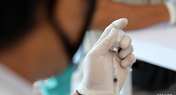 В Италии мужчина пришел на COVID-вакцинацию с силиконовой рукой