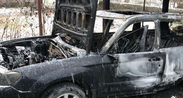 В Ужгороде подожгли два автомобиля местного журналиста