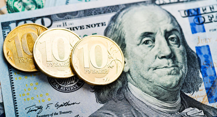 Удар долларом по рублю: Какие санкции готовит США против России