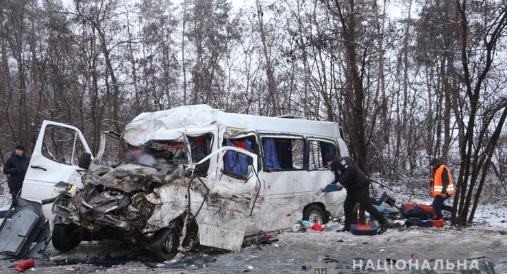 Автокатастрофа под Черниговом: Число жертв выросло до 13