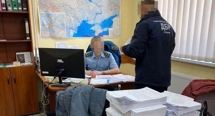 20 млн грн убытков: инспекторов Черкасской таможни отправили под суд